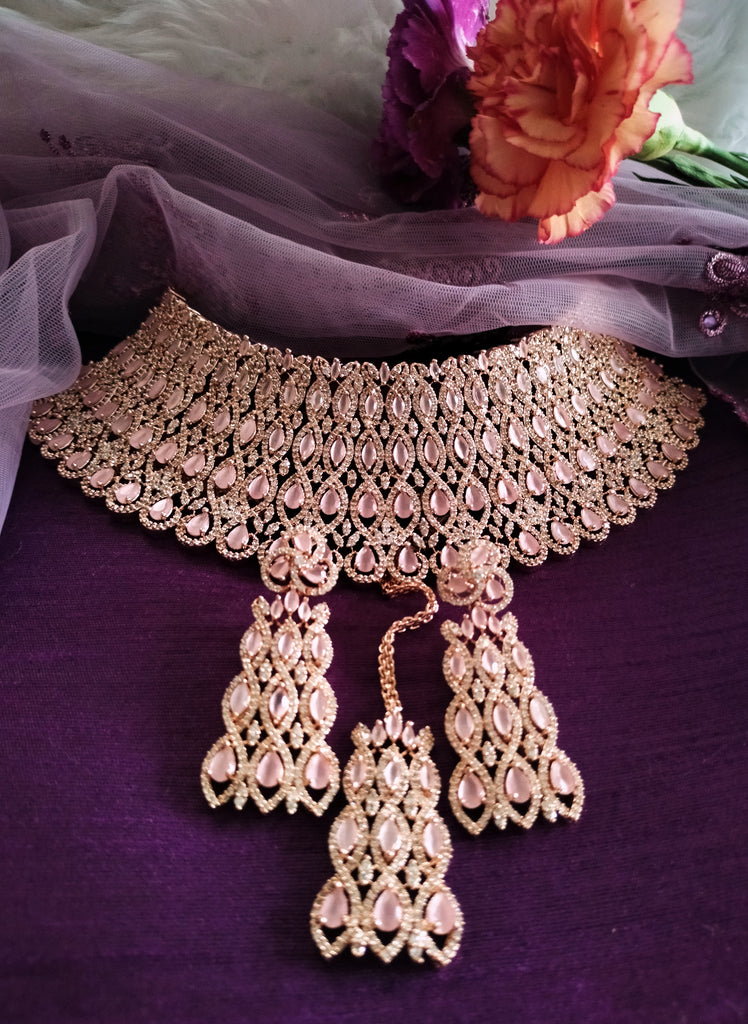 Broad clearance choker necklace