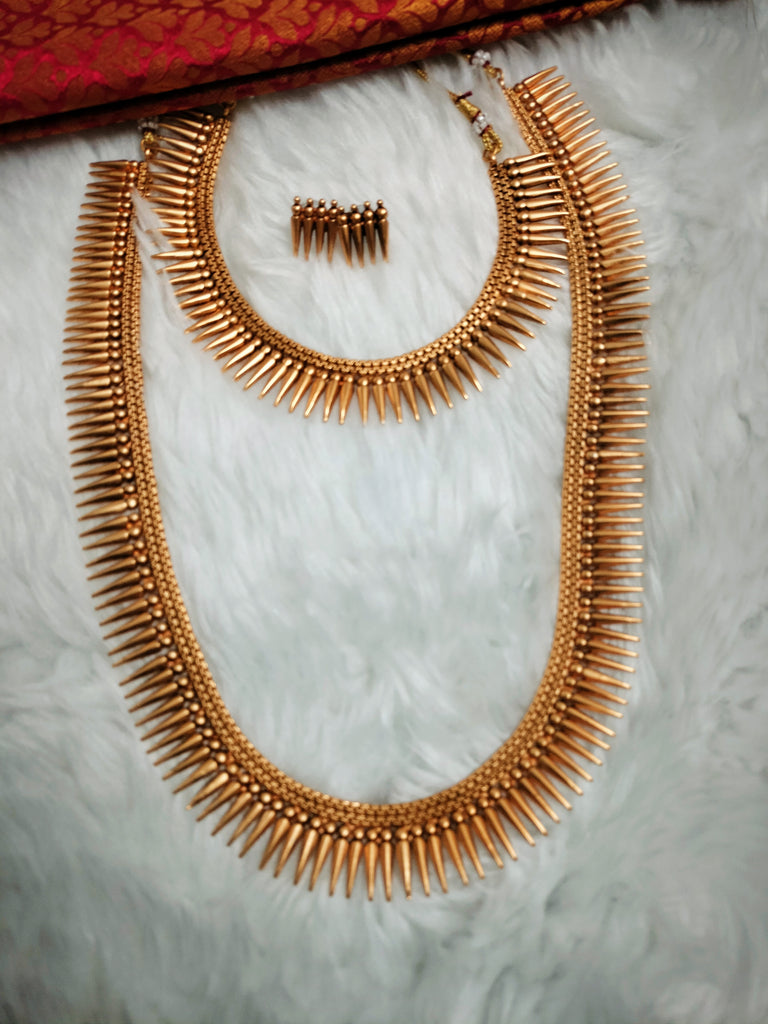 Mullai arumbu necklace deals