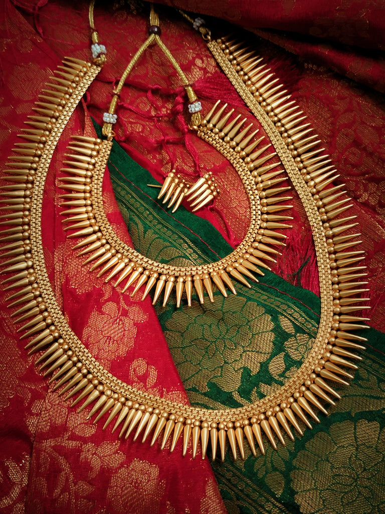 Mullai arumbu clearance necklace