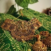 N05004_ Grand classic matte gold polished temple jewelry choker style crafted gold plated necklace set embellished with stones .