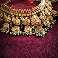 N05002_ Grand classic matte gold polished temple jewelry choker style crafted gold plated necklace set embellished with stones .