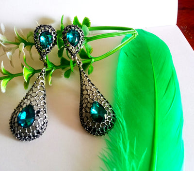 E0441_Classy tear drop shaped hanging with a touch of shiny blue stones (ear drop hanging)