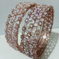 B0166_S_Elegant Bangle with premium quality base metal