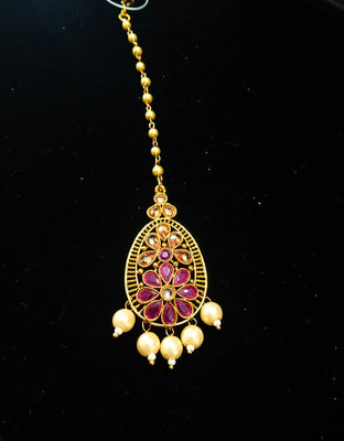 Gold Plated beautiful Kundan Maang Tikka