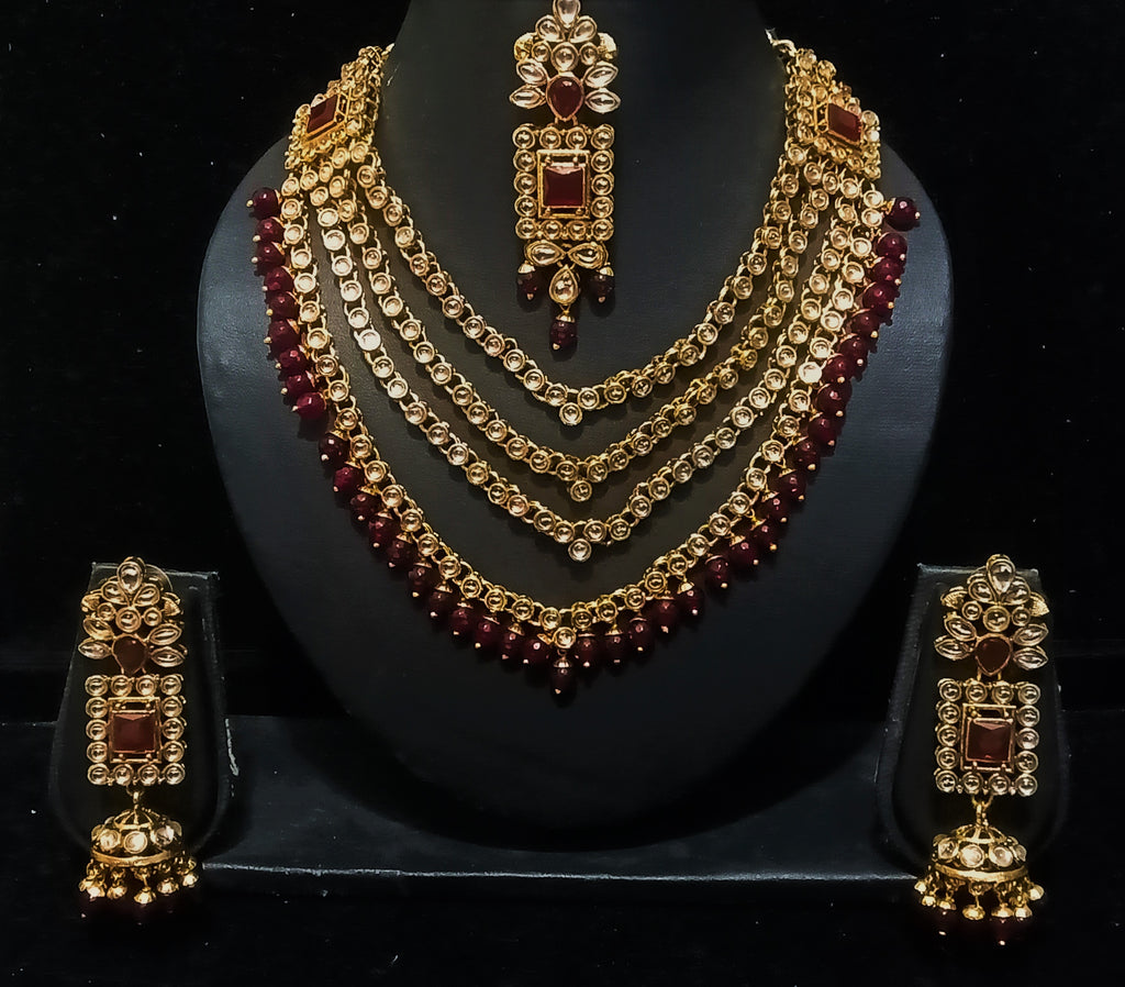 Wavy Kundan Set designed to make your appearance stand-out