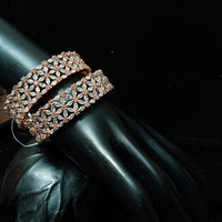 B0166_S_Elegant Bangle with premium quality base metal