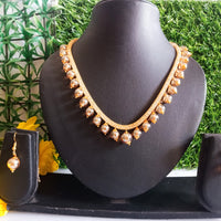 N0110_ Gorgeous necklace set with a touch of stones and pearls.