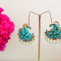 E0384_Classy Sky colored sea stone embossed earrings (medium size).