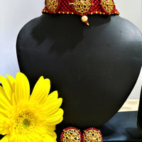 N070_Gorgeous Crystal Choker Necklace with delicate Kundan work embellished with pearls.
