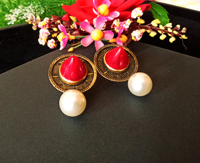 E0474_Trendy earring with a touch of pearls and beads(medium size)