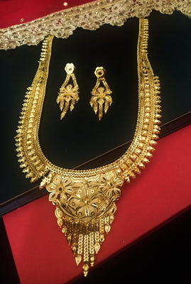 N0175_Ravishing traditional style Gold plated long necklace set with fine artwork of floral designs with a touch of broad chain drop pendant.