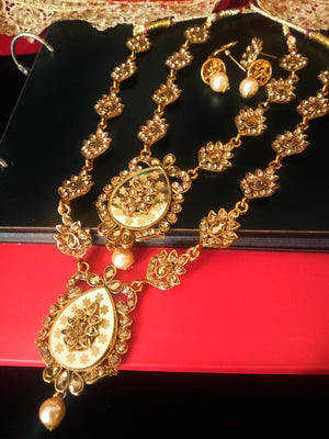 N0173_Gorgeous Gold plated layered necklace set with crafted design with a touch of stones and pearls.