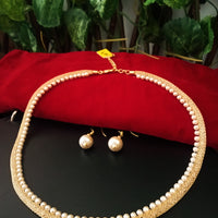N0113_ Gorgeous necklace set with a touch of stones and pearls.