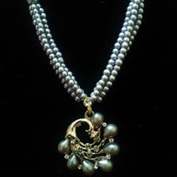 N0251_ Gorgeous bead necklace set with a touch of stones with peacock design pendant.