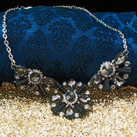 N0257_1 Trendy Crafted dazzling stone work necklace with a touch of lovely stones on the pendant.