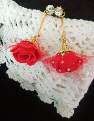 E0591_Lovely rose flower design hangings with a touch of stones (medium size hanging)