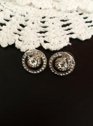 E0589_Lovely circular shaped studs with a touch of stones.