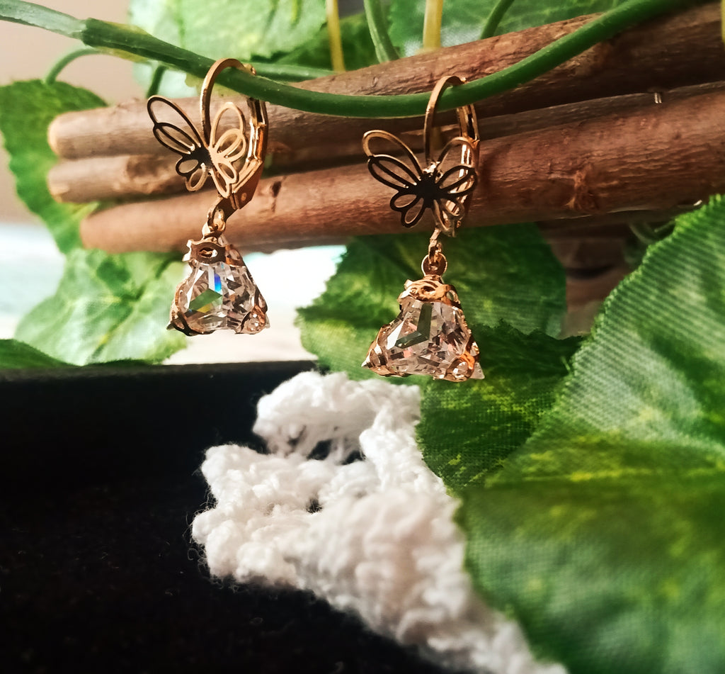E0606_Lovely golden color butterfly designed earring with a triangular drop of stone(ear drop hanging)
