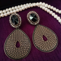 E0656_Classic crafted earrings with delicate craft work with a touch of stones.