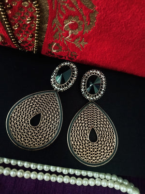E0656_Classic crafted earrings with delicate craft work with a touch of stones.