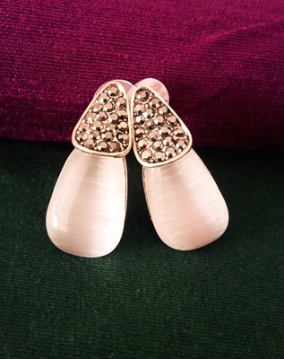 E0684_Trendy triangular shaped stone earrings with delicate stone work.