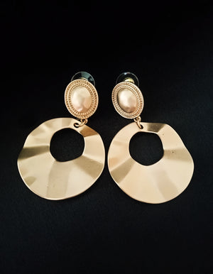 E0705_Trendy crafted disc shaped earrings.