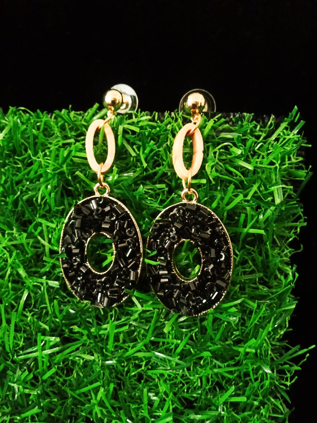 E0721_Classy oval shaped earrings with delicate dazzling bead work.