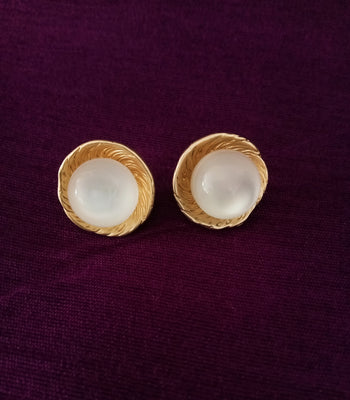 E0727_Lovely crafted jute work studs with a touch of glossy pearl.