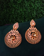 E0729_Classy crafted earrings with delicate work studded with sparkling golden stones.