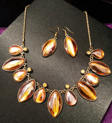 N0263_Gorgeous glossy stone work necklace set with a touch of dazzling stones.
