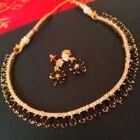 N0284_Gorgeous choker necklace set with a touch of dazzling black and white stone work.