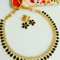 N0284_Gorgeous choker necklace set with a touch of dazzling black and white stone work.