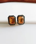 E0825_Elegant square shaped studs with a touch of bright stones.