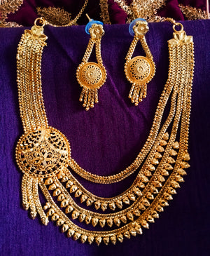 N0307_Traditional style Gold plated side pendant Necklace with delicate work.