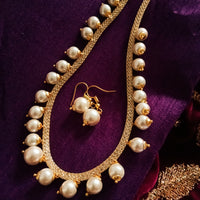 N0111_ Gorgeous necklace set with a touch of stones and pearls.