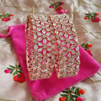 B0166_S_Elegant Bangle with premium quality base metal