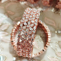 B0166_S_Elegant Bangle with premium quality base metal