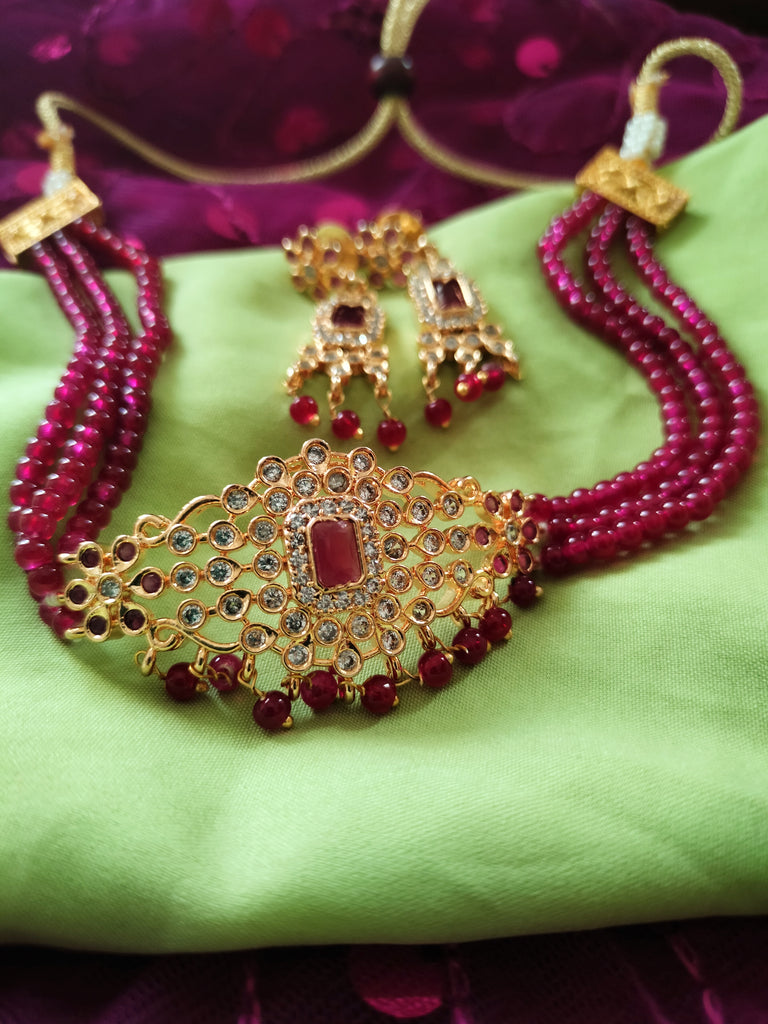 Maroon crystal deals necklace