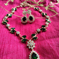 N0537_Elegant sleek design choker necklace embellished with american diamond stones with a touch of green stones.